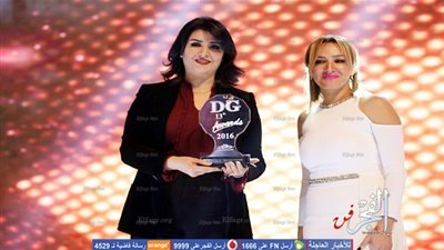 دوافع فوز منى الشاذلي بلقب أفضل إعلامية لعام 2016 (صور)