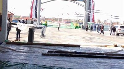 السيسي يزيح الستار عن اللوحة التذكارية الخاصة بافتتاح كوبري النصر ببورسعيد