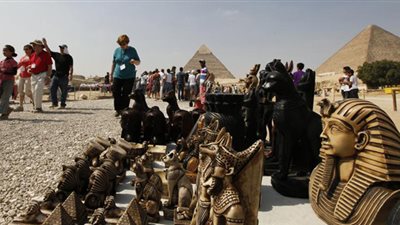 بكين مهتمة بزيادة أعداد السائحين الصينيين إلى مصر 