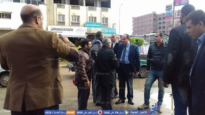 محافظ البحيرة يُشرف علي أعمال رفع مياه الأمطار المتراكمة بشوارع 