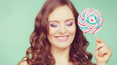 لتنعمي ببشرة صحية ومشرقة.. ابتعدي عن السكر!