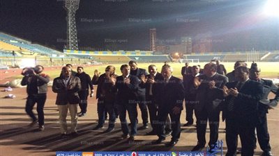 الألتراس يستقبل فرانز ستراكا مدرب الإسماعيلي الجديد (فيديو وصور)