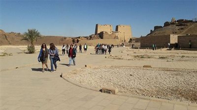 7 آلاف سائح يزورون معبد أدفو في أسوان