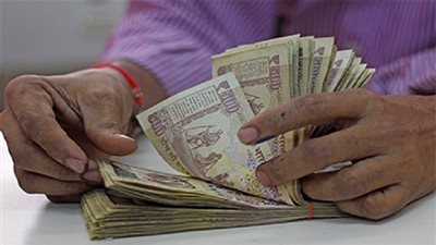 فقيرة هندية تتلقى 13 مليون دولار في حسابها البنكي عن طريق الخطأ