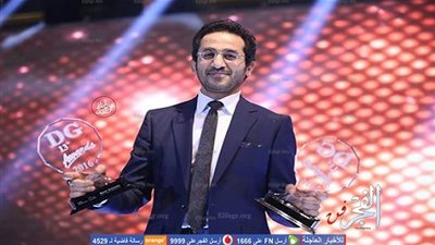  أحمد حلمي يشكر مصور 