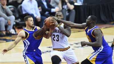 دوري السلة الأمريكي : وريورز يهزم تورونتو ويفسد فرحة ديروزان