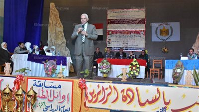 محافظ أسيوط يكرم الطلاب الفائزين في مسابقة أوائل الطلبة على مستوى المحافظة (صور)