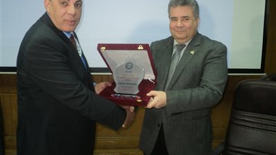 رئيس جامعة بنها يعلن إنشاء 4 كليات جديدة بالجامعة منها طب الأسنان (صور)