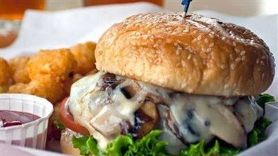طريقة عمل برجر بالمشروم والجبن