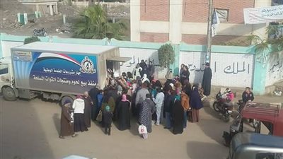 القوات المسلحة تدفع بسيارة لبيع السلع الغذائية لمواطني بيلا