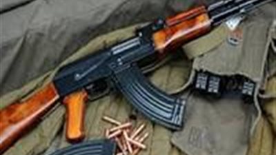 ضبط عاطل وبحوزته بندقية خرطوش وطبنجة و 27 طلقة في الضبعة 