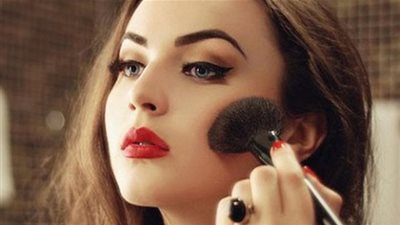 تعرفي علي طريقة وضع أحمر الخدود علي حسب شكل وجهك