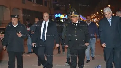 مدير أمن السويس يتفقد قوات تأمين الكنائس في رأس السنة (صور)