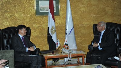 وزير النقل يناقش العرض الكوري لتطوير مترو الأنفاق