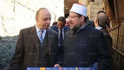 وزير الأوقاف ومحافظ القاهرة يتفقدان سوق السلاح ووكالة قايتباي بالجمالية