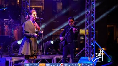 نسمة محجوب و وسط البلد يُشعلان حفل رأس السنة بأحد المراكز التجارية (صور)