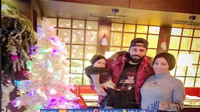 بالصور.. احتفالات صاخبة لزوجات نجوم الكرة مع شجرة 