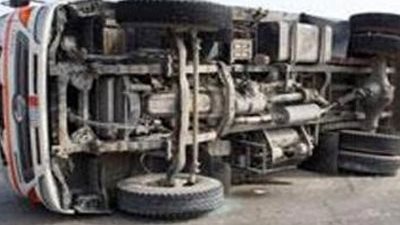 مصرع شخصين في انقلاب سيارتين بالسيدة زينب