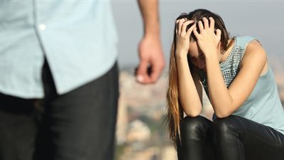 كادت حياتهما أن تنتهي بعدما شك في عذريتها.. لكن تدخل طبيبة ينهي هذا الخلاف !