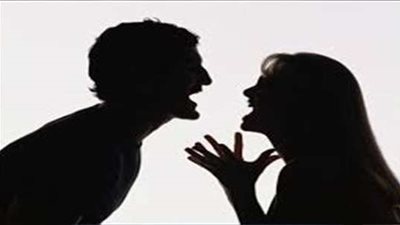 بسبب رائحة فمه الكريهة.. مصرية تطلب الخلع من زوجها !