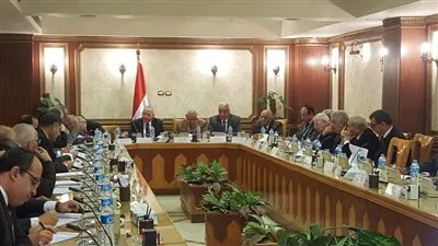 أستاذ قانون جنائي يقترح حبس شهود الإثبات حالة عدم حضورهم أمام المحكمة 