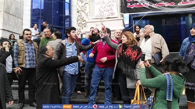 مناوشات بين مؤيدي ومعارضي اتفاقية 