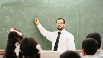 تعرف على  الشروط الواجب توافرها في المعلم !