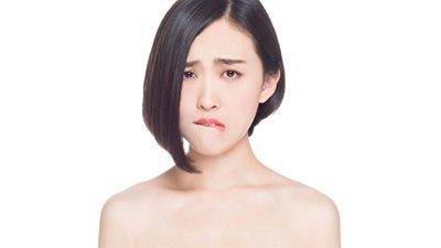 دون قصد.. إمرأة صينية تحتضن لصًا حاول سرقتها!