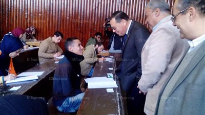 رئيس جامعة قناة السويس يتفقد لجان الامتحانات (صور)