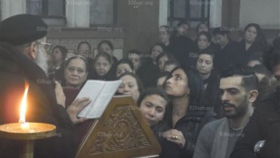 صراخ وإغماءات أهالي صاحب محل خمور في الإسكندرية أثناء توديعه (فيديو)