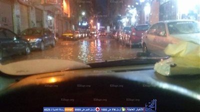مياه الأمطار تغرق شوارع الإسكندرية (صور)