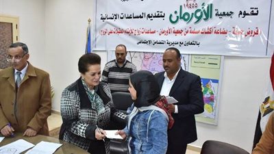 تسليم مساعدات الأورمان على الأسر الأكثر احتياجا بالبحيرة ..(صور)