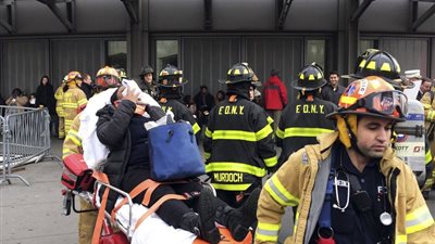 إصابة أكثر من 100 في حادث قطار بنيويورك (الفيديو)