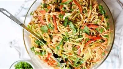 طريقة عمل سلطة الدجاج الحار بفول السودانى