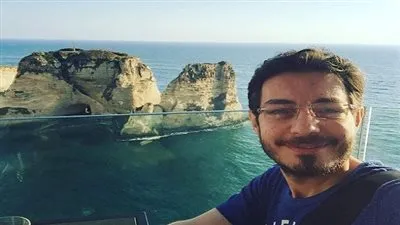 أحمد زاهر ينشر البوستر الدعائي لـ