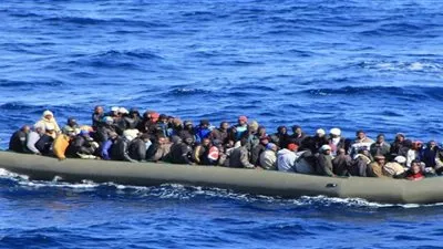انقاذ مهاجرين في ليبيا ظنوا انهم وصلوا الى ايطاليا