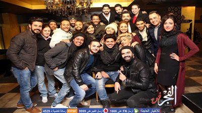 محمد شاهين يحتفل بعيد ميلاده وسط حضور أصدقائه (صور)