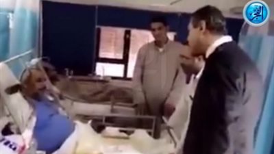 قنصل مصر بالرياض يزور مصابي حادث مروري بالمملكة (فيديو)