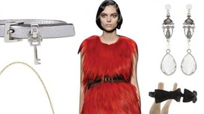 كيف تنسقين إكسسواراتك مع الفساتين باللون الأحمر (صور)