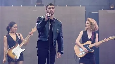 زين مالك يتربع على قائمة أفضل مبيعات في إنجلترا