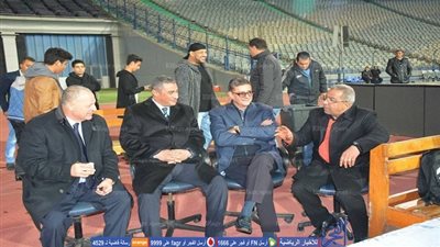 وزير الرياضة يجتمع بلاعبي المنتخب الوطني (صور)