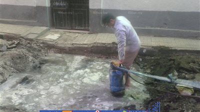 هبوط أرضي جديد في شوارع الإسكندرية.. ورئيس حي وسط: جاري إصلاحه (صور)