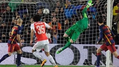 محمد النني يعلم نجم آرسنال اللغة العربية (فيديو)