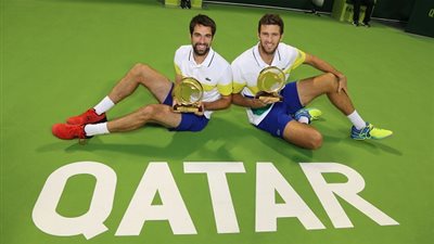    الفرنسيان شاردي ومارتين يتوجان بلقب زوجي بطولة قطر للتنس