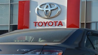 الحكومة اليابانية تدافع عن تويوتا بعد تهديد ترامب