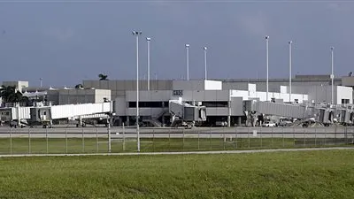 ارتفاع عدد قتلى هجوم مطار فلوريدا.. ومفاجأة حول منفذ الهجوم