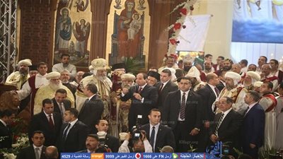 الرئيس السيسي يتبرع بـ100 ألف جنيه لبناء كنيسة ومسجد بالعاصمة الإدارية