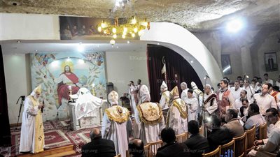 صلاة عيد الميلاد المجيد بدير الأنبا سمعان الخراز بالمقطم (صور)