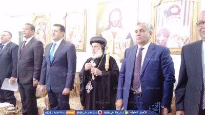 محافظ أسيوط يزور 3 كنائس للتهنئة بعيد الميلاد (فيديو وصور)