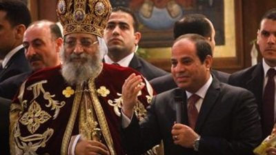 السيسي يحرج حارسه الشخصي بسبب طفلة في 